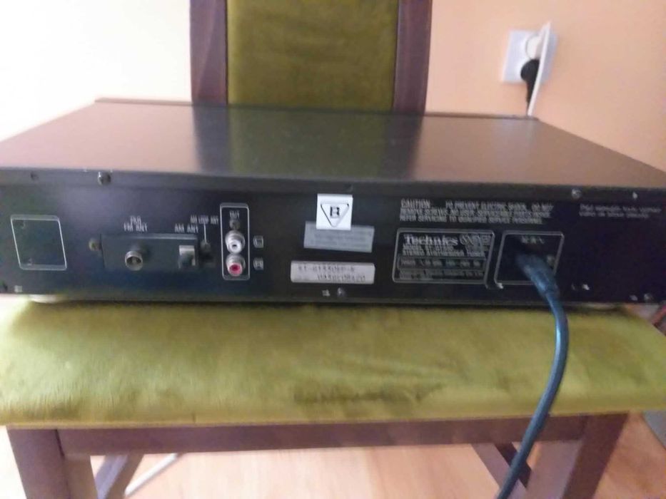 Tuner radiowy Technics ST - GT 550 sprawny