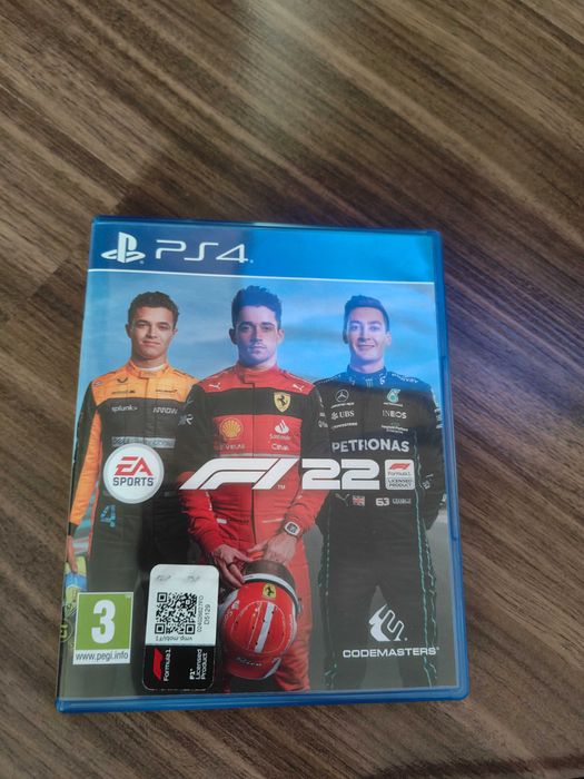 PS4 standard com pouca utilização