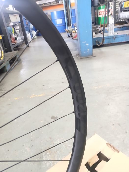 Rodas de carbono DT SWISS XRC 1200
