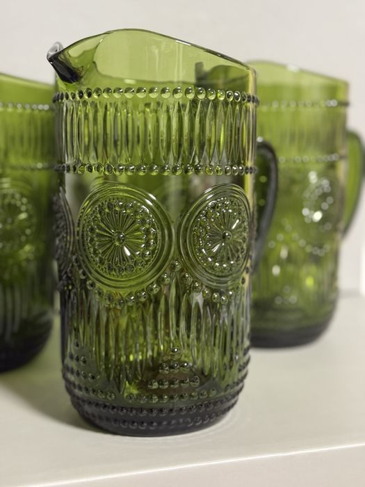 Глечики/пітчери с зеленого скла з ввзерунком. 1,5l обʼєм.