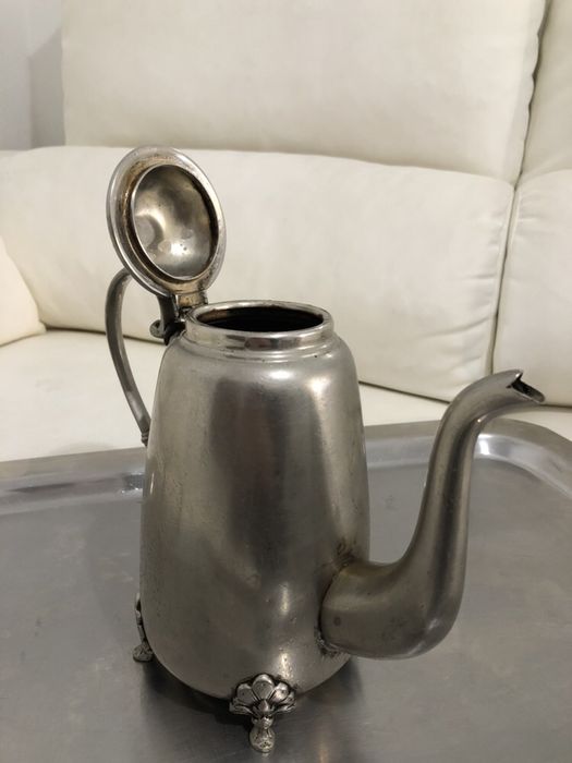 Bule Vintage em casquinha e tabuleiro em inox