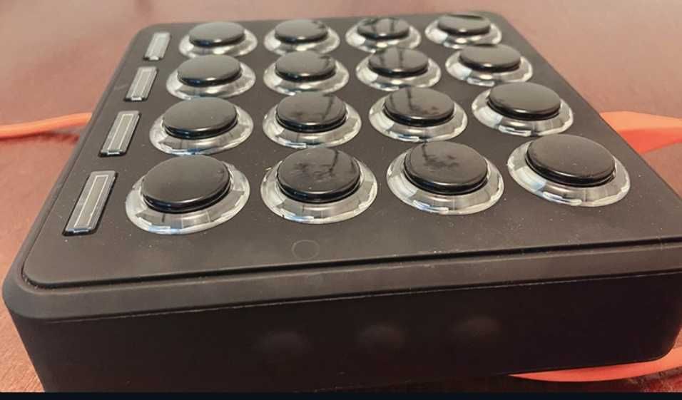 2 x Midi fighters 16 3D DJ Techtools