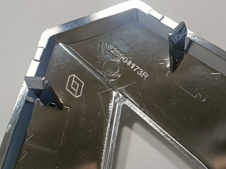 Emblema Renault Frontal 19,5 x 16cm