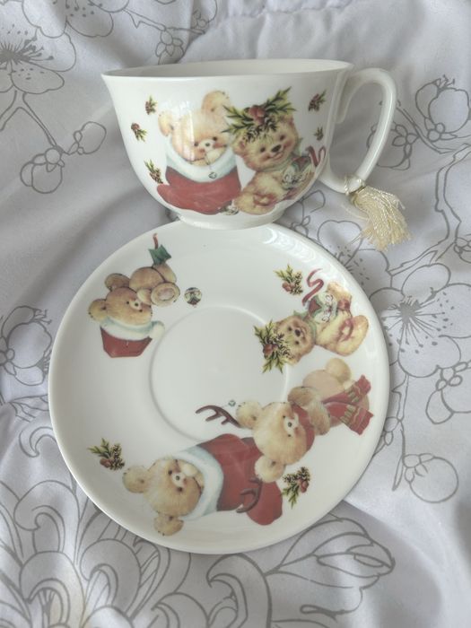 Urocza, filizanka nowa