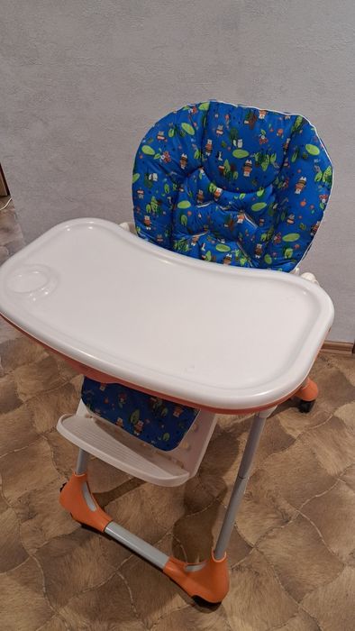 Ідеальний стільчик для годування Chicco Polly