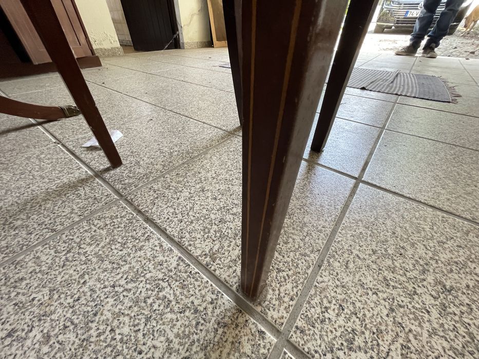 Antique English-style table64585486412801120