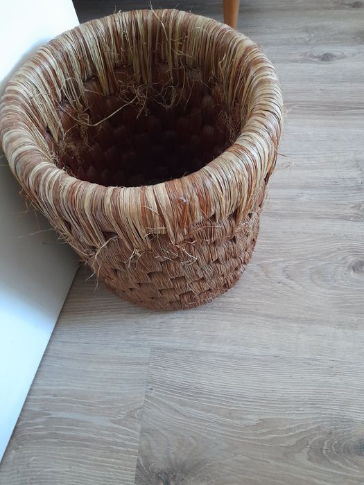 Kosz pojemnik z trawy/ naturalnego włókna