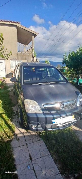 Opel Meriva 1.3 CDTI (Diesel) – Económica e com Interior Impecável