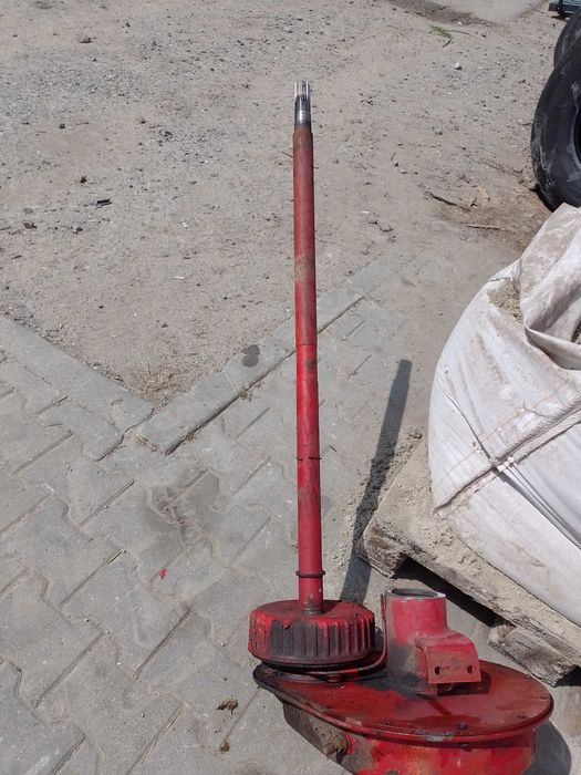 Zwolnica dp kombajnu Mf 187