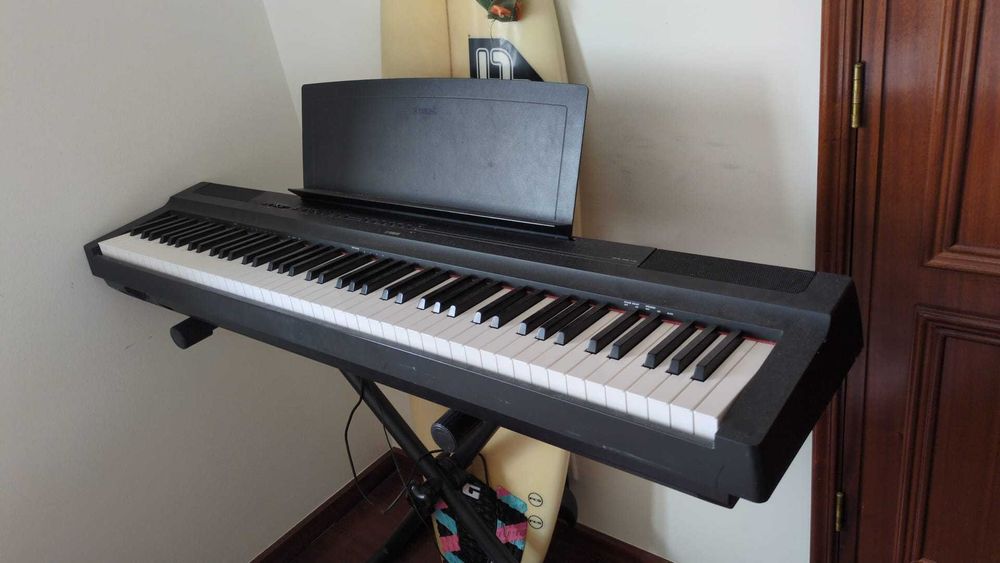 Piano Digital Yamaha P-125b Portátil