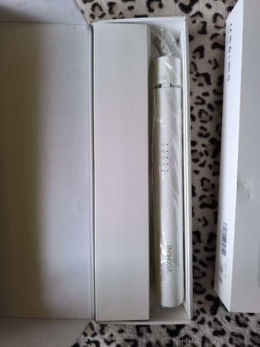 Prostownica do włosów Vixmini biała