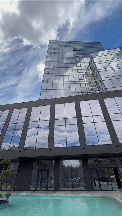 Оренда офісу, з готовим ремонтом та меблями в БЦ W.One Tower