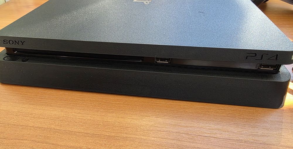 PlayStation 4 Slim 500GB  Заводська пломба / Ідеал