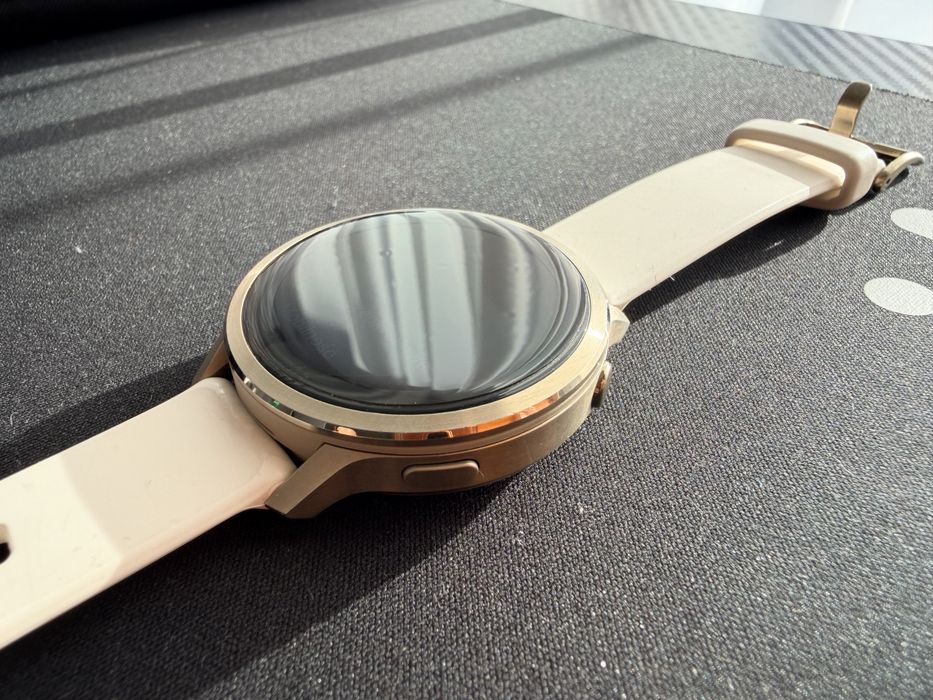 Garmin Venu 4 Gold  41mm.