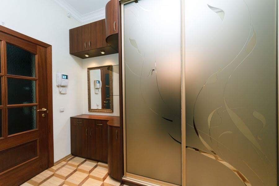 Подобова оренда. Дві просторі спальні. Центр. Лютеранська