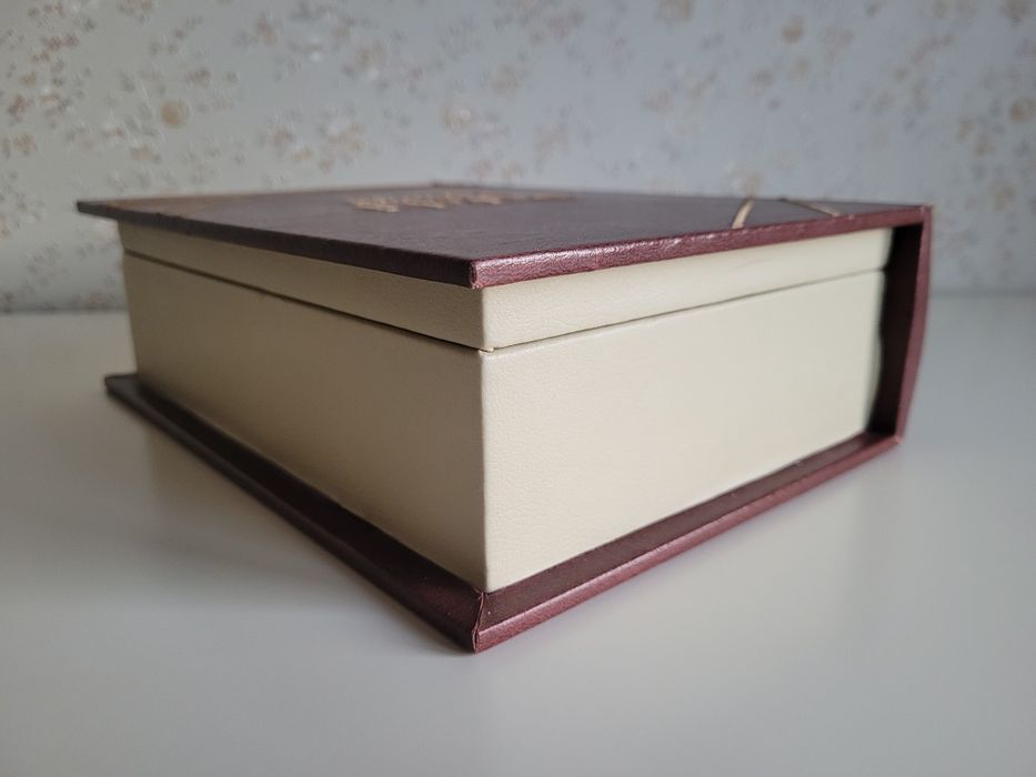 Скринька-книга / книга-сейф Patchi “Le Chocolat Since 1974”