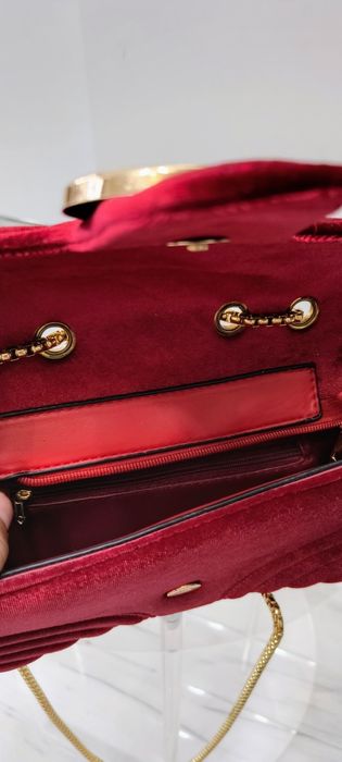 Torebka Gucci welurowa na łańcuszku
