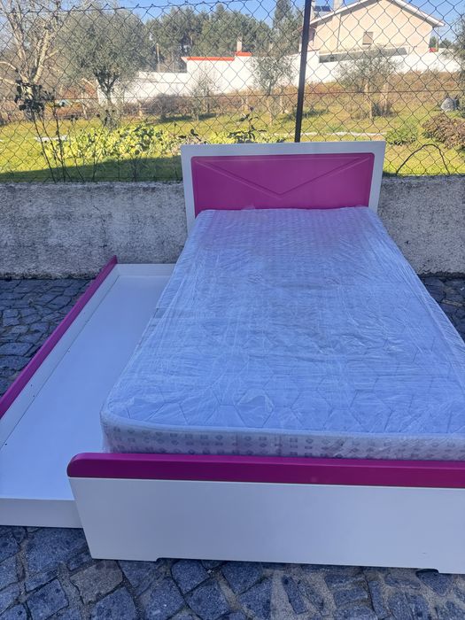 Cama  solteirao com colchao