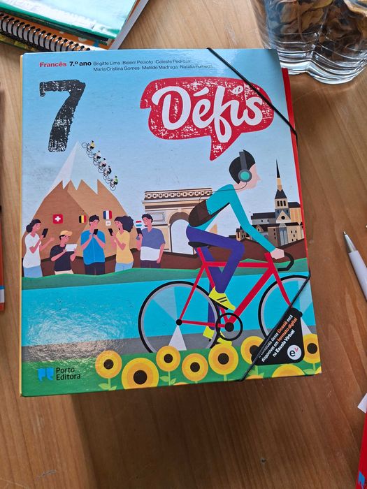 Manuais Escolares Alunos e Professores