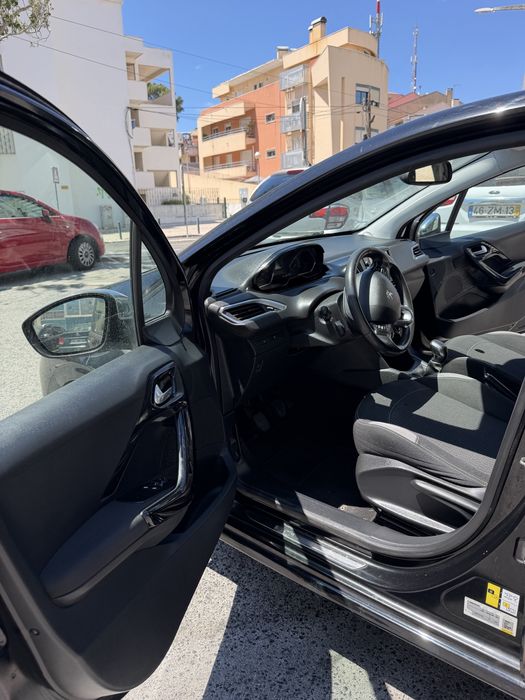 Peugeot 208 — fotografia 5
