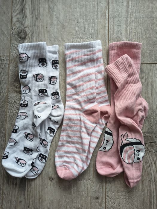 Nowe skarpetki 3 pary, rozmiar 39-43 motyw sushi ( różowo białe )