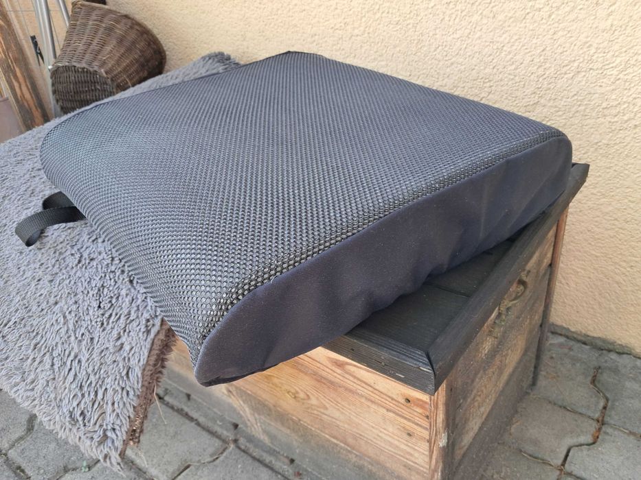 Poduszka przeciwodleżynowa do wózka - nowa