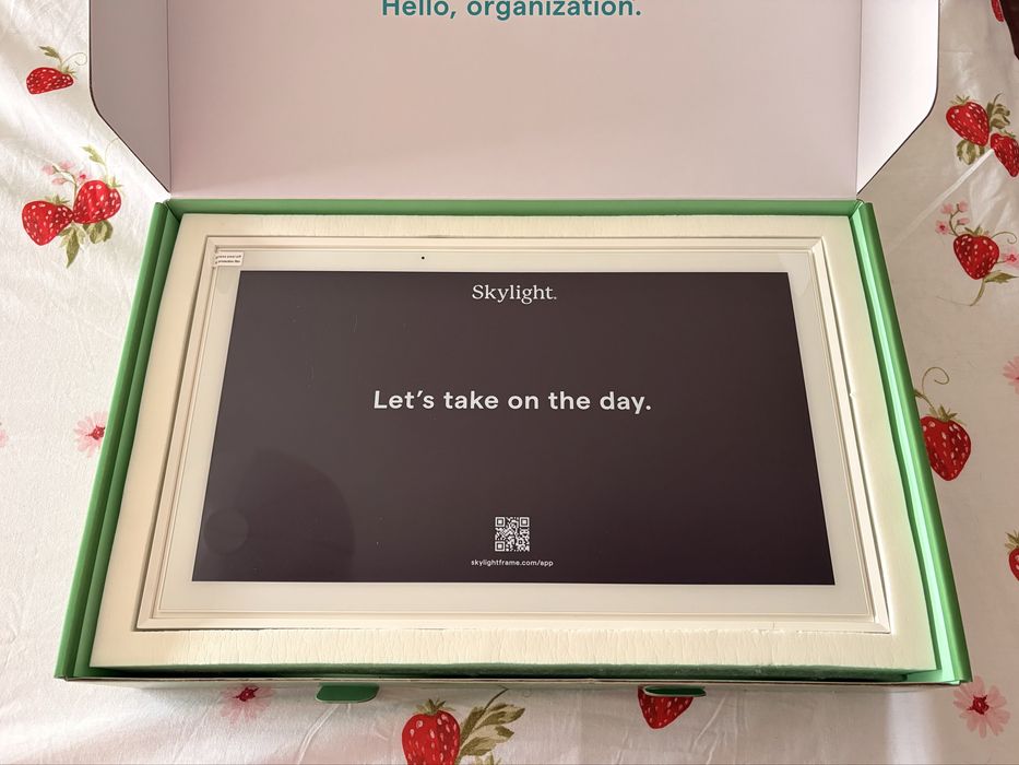 Skylight Calendar | 15” Smart Family Calendar Touchscreen Display