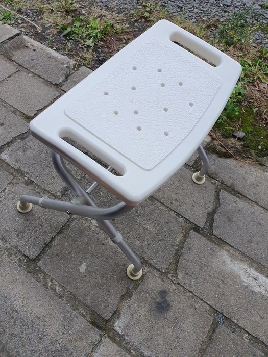 Krzesełko prysznicowe kempingowe