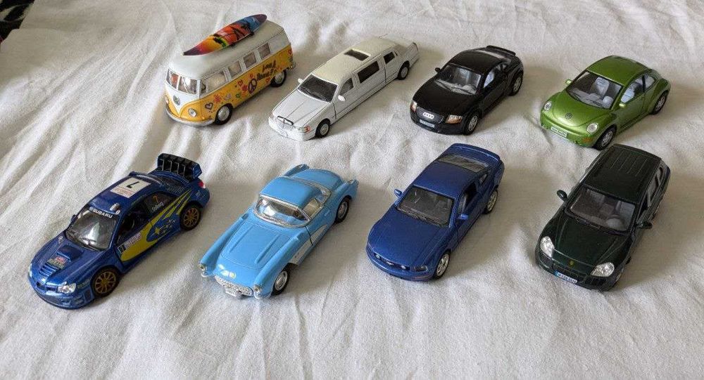 Модельки Kinsmart