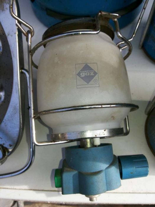 Fogão e candeeiro para campismo