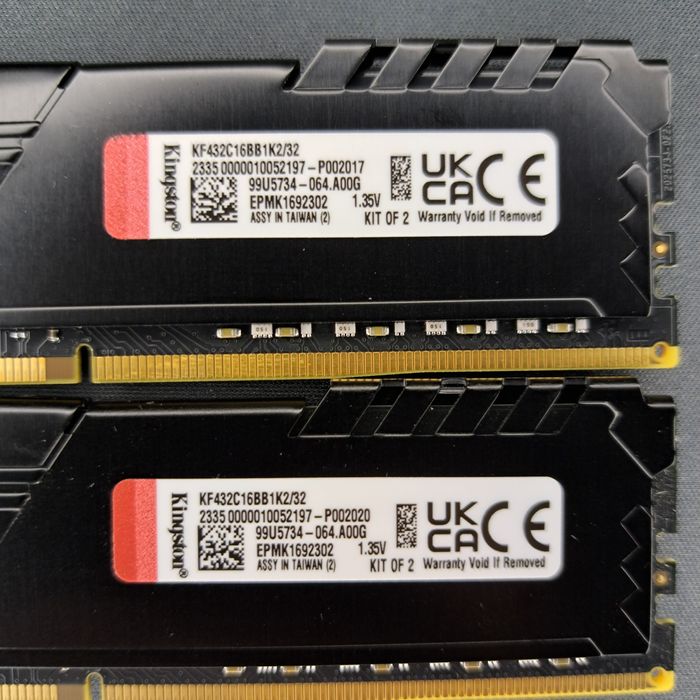 Оперативна Память / DDR4 / 32GB 3200MHZ