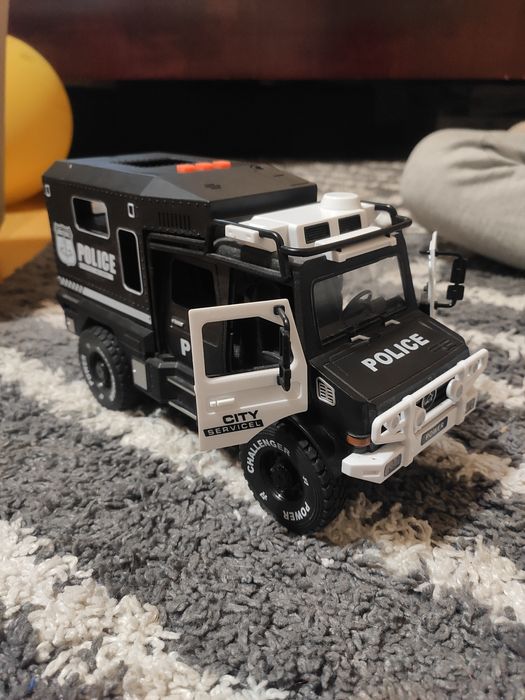 Поліцейська машинка