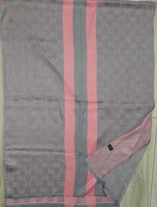 Kaszmirowy duży szal 184x 68cm. marki Gucci