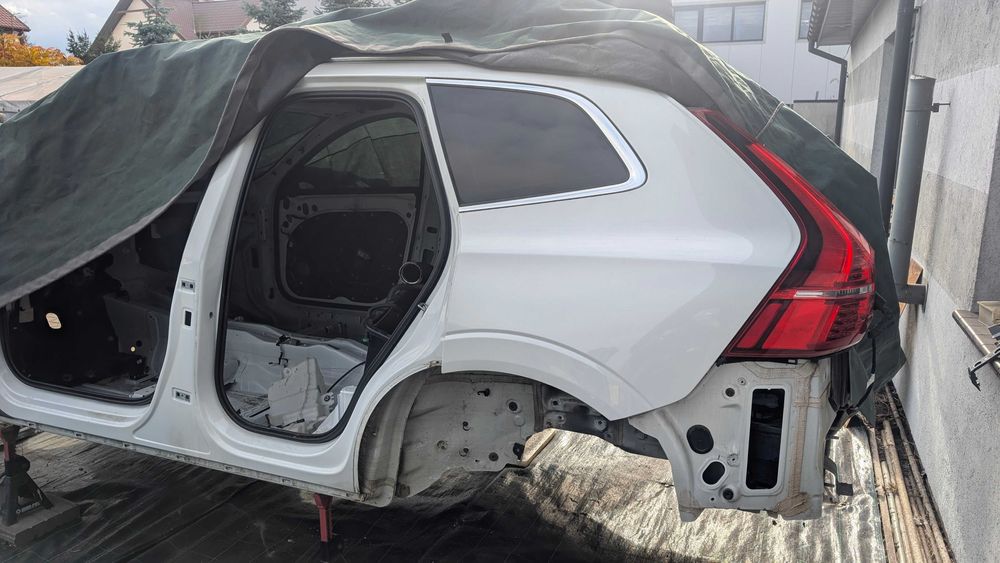 volvo xc60 II błotnik tylny lewy 707