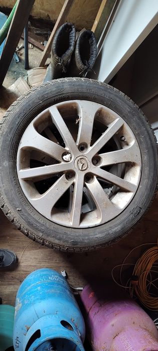 Koła felgi opony Mazda 16