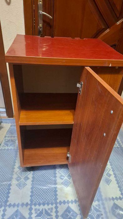 Кухонні шафи, варочна газова поверхня, піч електрична бу.