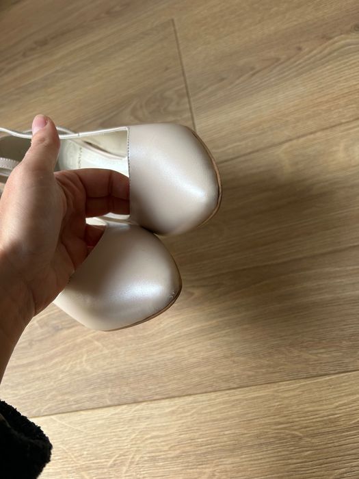 Czółenka ślubne lub nie. Butdam Milla ecru 24.5cm