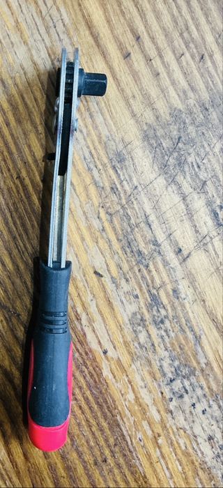 Зручна компактна трещотка 1/4 tousen нова