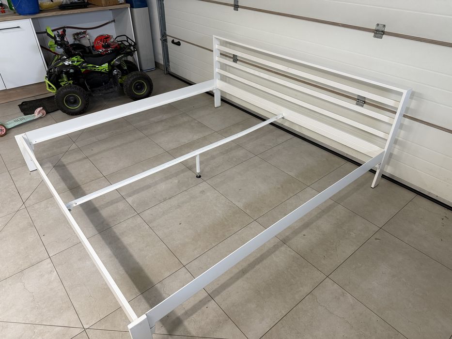 Łóżko 200x200 metalowa konstrukcja