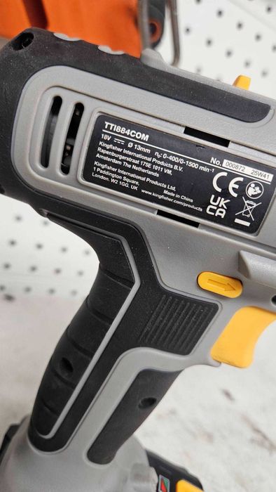 Wkrętarka Titan TTB884COM 18V 2X2AH