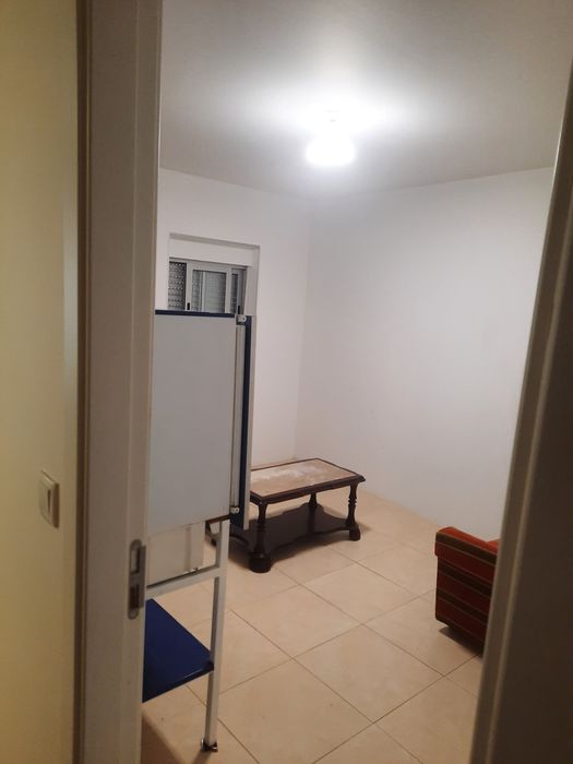 Alugo quarto em Casal de Cambra