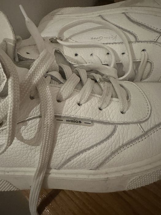 Sapatilhas brancas marca