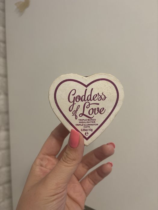 rozświetlacz revolution serce