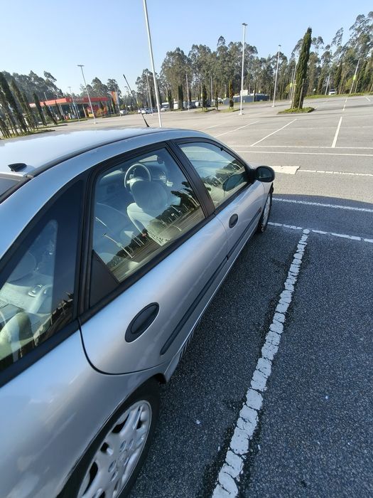 Renault laguna 1.8