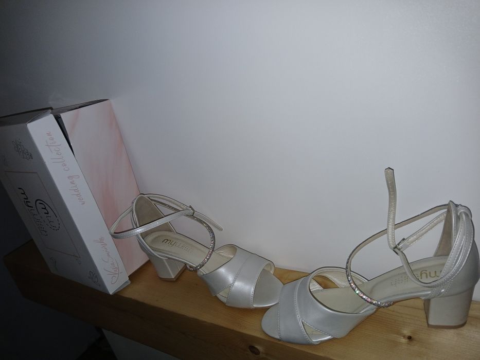 Sandałki weselne 39 (szeroka stopa )