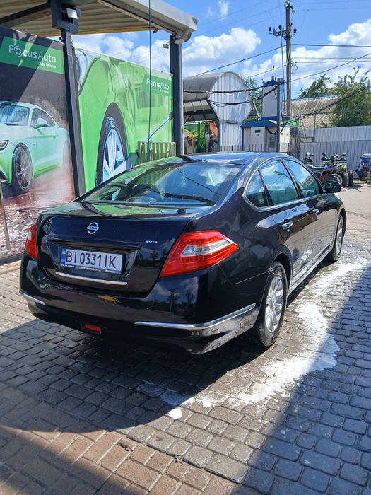 Авто S класу Ніссан теана.