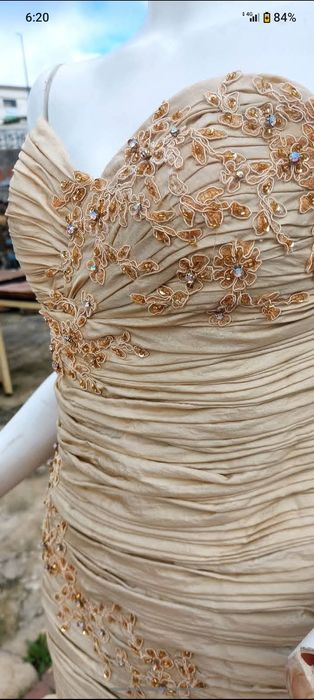 Vestido de festa elegante de alta costura