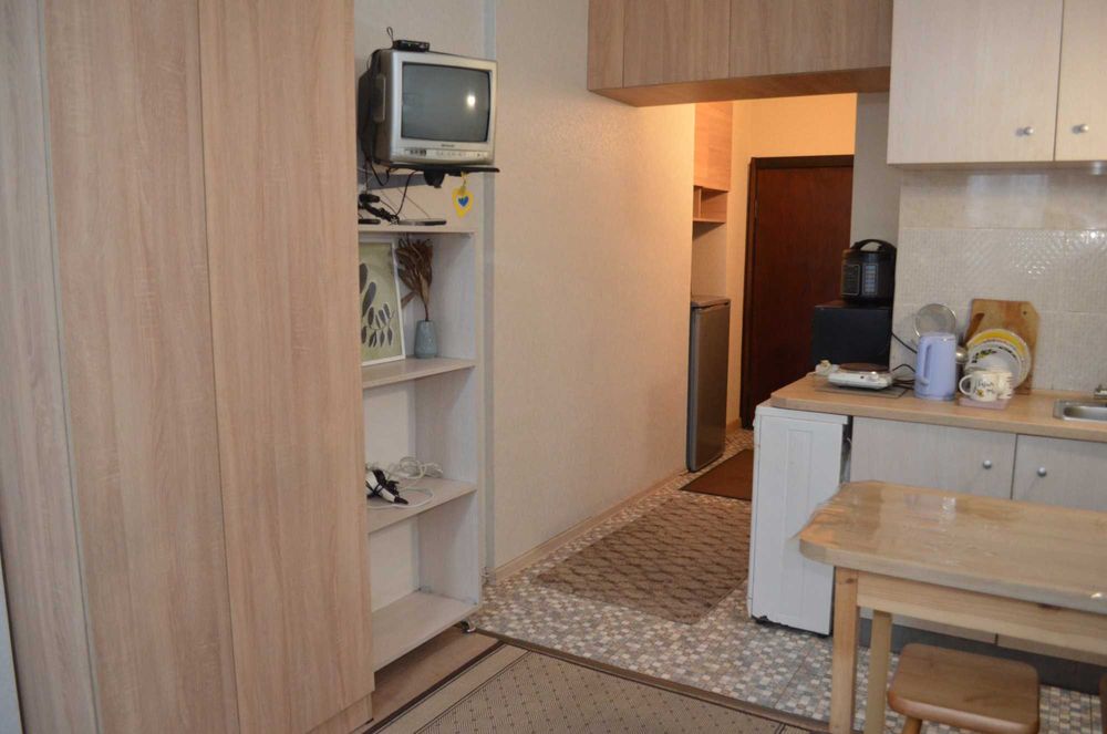 Борщаговка Святошинский. Квартира посуточно почасово Семьи Стешенкив 9