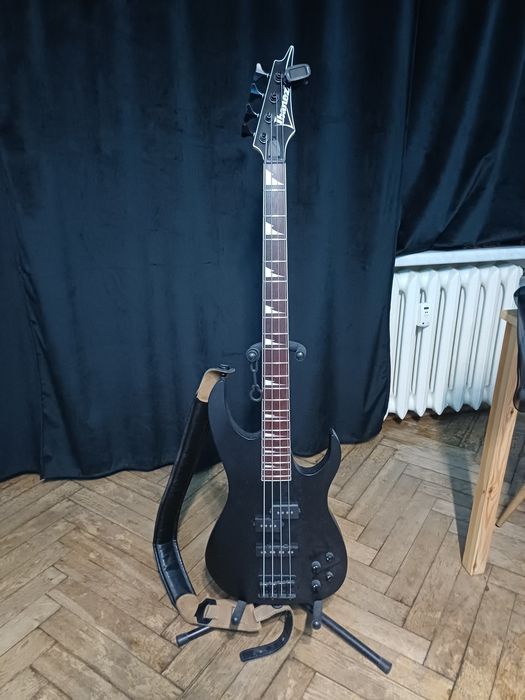 Gitara basowa ibanez rgb300-bkf po lutniku