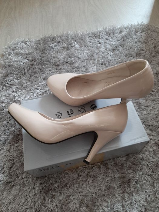 Buty damskie szpilki